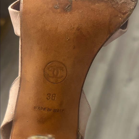 CHANEL VINTAGE Women's Beige Strappy Sandals Sz 36 - Picture 2 of 9